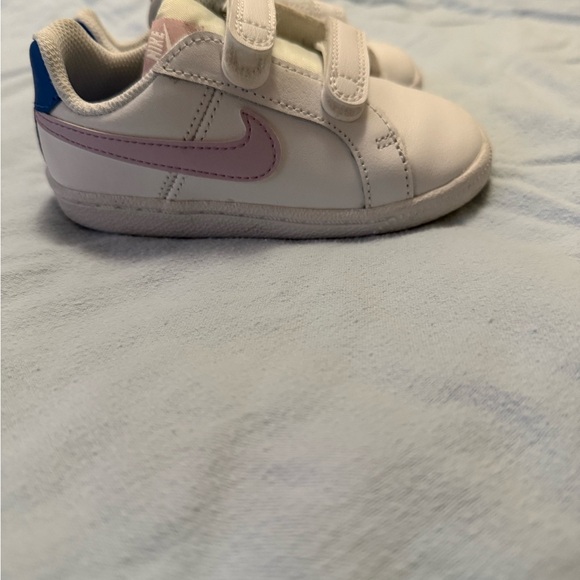 No details - Picture 4 of 4